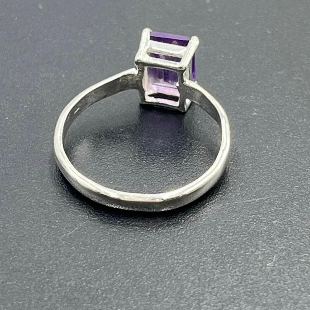 Sterling Silver Natural Emerald Cut Purple Amethyst Solitaire Ring Size 8.25‎